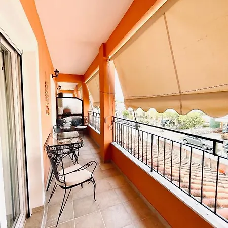 Διαμέρισμα Delta • Next To The